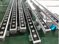 貼片式LED洗墻燈 遮光板與七彩應用解析